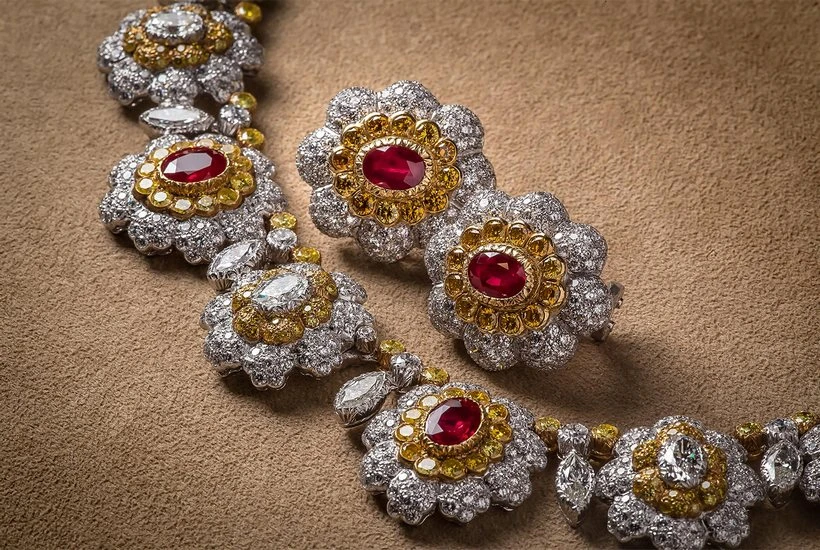 <p>На фото: украшения Buccellati.</p>