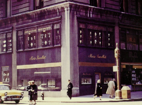 <p>На фото: магазин Buccellati на Пятой Авеню. 1954 год.</p>