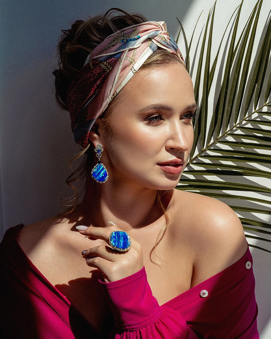 <p>На фото:&nbsp;Гарнитур <a href="https://maxim-demidov.ru/products/garnitur-fantasticheskaya-galaktika">&laquo;Фантастическая Галактика&raquo;</a></p>
