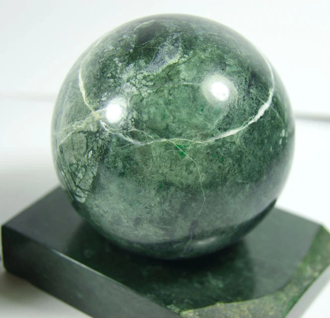 <p><em>На фото: жадеит</em></p>
