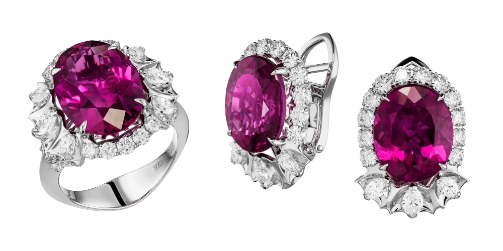 Гарнитур «Не зная временных границ» Гарнитур «Не зная временных границ»