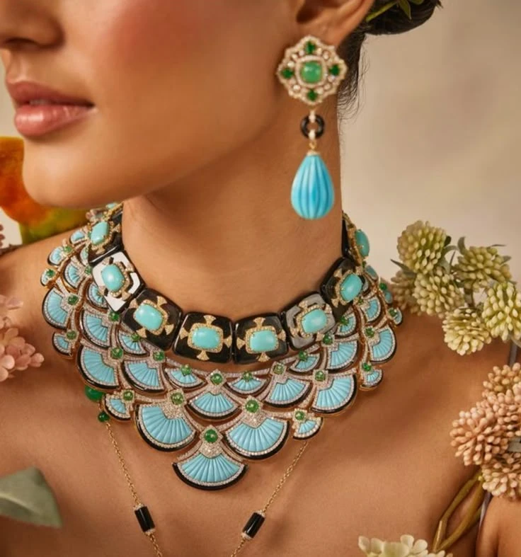 <p><em>На фото: ювелирные украшения в стиле фьюжн</em></p>
<p><em>*Источник Pinterest</em></p>