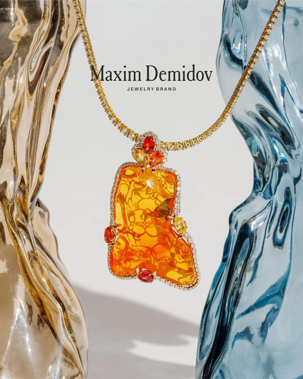 <p><em>На фото: подвеска с опалом <a href="https://maxim-demidov.ru/products/podveska-pylaya-zharom" target="_blank">«Пылая жаром»</a> от Ювелирного дома Maxim Demidov</em></p>