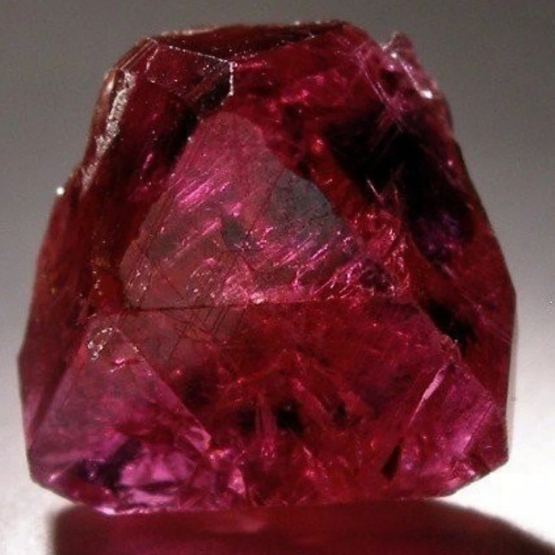 <p><em>На фото: рубин «Раджа Ратна»</em></p>