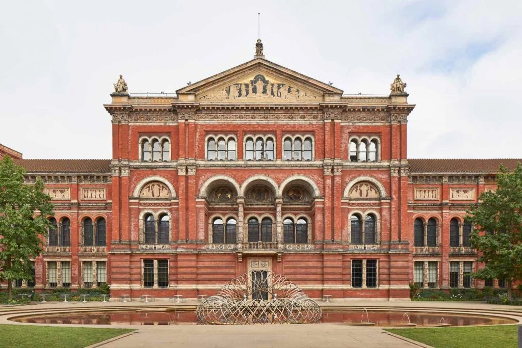 <p><em>На фото:&nbsp;Музей Виктории и Альберта в Лондоне</em></p>
