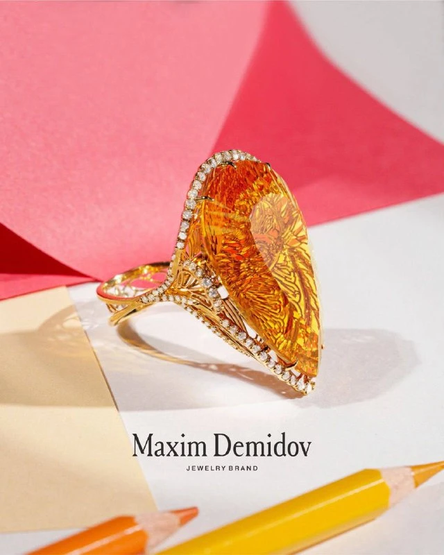 <p><em>На фото: кольцо с цитрином&nbsp;<a href="https://maxim-demidov.ru/products/kolco-v-soprovozhdenii-solnca" target="_blank">&laquo;</a></em><a href="https://maxim-demidov.ru/products/kolco-v-soprovozhdenii-solnca" target="_blank">В сопровождении солнца</a><em><a href="https://maxim-demidov.ru/products/kolco-v-soprovozhdenii-solnca" target="_blank">&raquo;</a> от Ювелирого дома&nbsp;Maxim Demidov</em></p>
