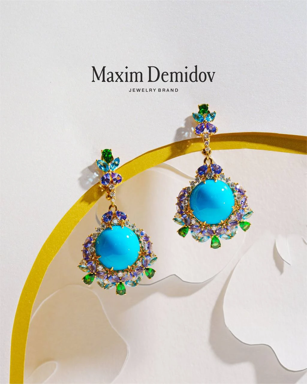 <p><em>На фото: серьги <a data-entity-type="MessageEntityTextUrl" dir="auto" href="https://maxim-demidov.ru/products/garnitur-biryuzovyj-aromat" rel="noopener noreferrer" target="_blank" title="https://maxim-demidov.ru/products/garnitur-biryuzovyj-aromat">«Бирюзовый аромат»</a> от Ювелирного дома Maxim Demidov</em></p>