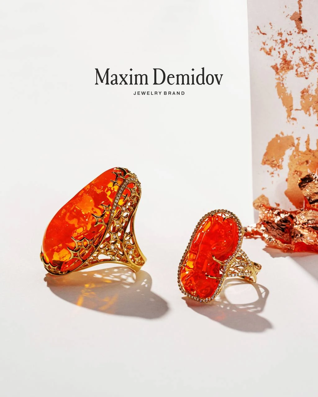 <p><em>Кольца с мексиканскими опалами <a href="https://maxim-demidov.ru/products/kolco-yanar-dag" target="_blank">«Янар Даг»</a> и <a href="https://maxim-demidov.ru/products/kolco-magma" target="_blank">«Магма»</a> от Ювелирного дома Maxim Demidov</em></p>