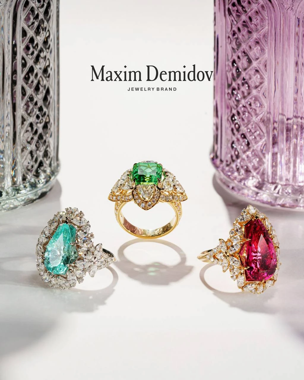 <p><em>На фото: кольца <a href="https://maxim-demidov.ru/products/kolco-fenteezi" target="_blank">«Фэнтэзи»</a>, <a href="https://maxim-demidov.ru/products/kolco-sadovie" target="_blank">«Садовие»</a>, <a href="https://maxim-demidov.ru/products/kolco-zov-plameni" target="_blank">«Зов пламени»</a> от Ювелирного дома Maxim Demidov</em></p>
<p><em>*кольцо «Фэнтэзи» находится в частной коллекции</em></p>