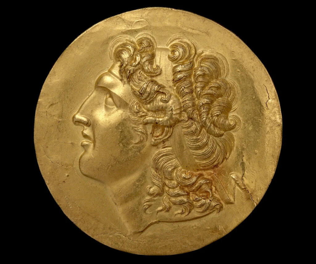 <p><em>На фото:&nbsp;Неизвестный мастер. Медальон. 2 в.н.э.</em></p>
