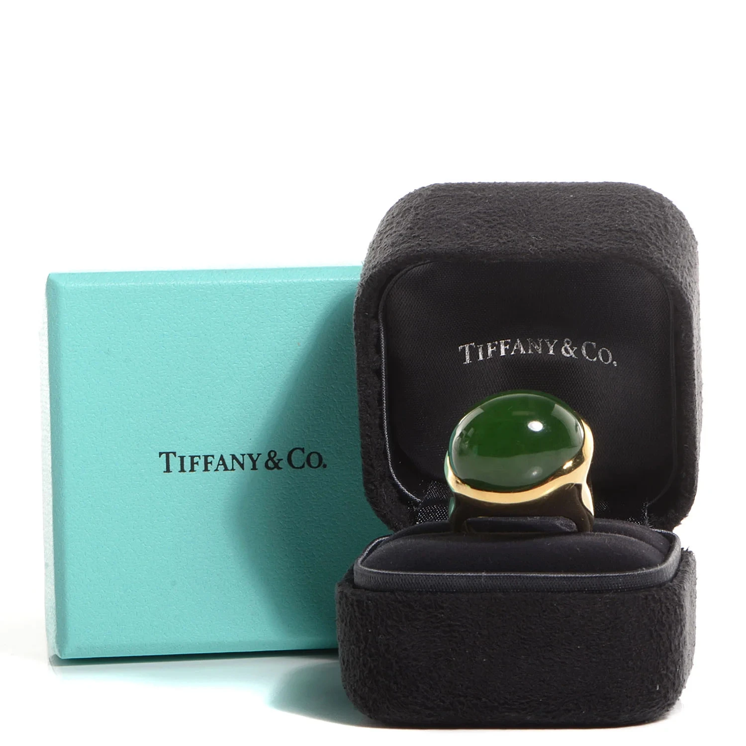 <p><em>На фото:&nbsp;Cabochon Rings</em></p>
