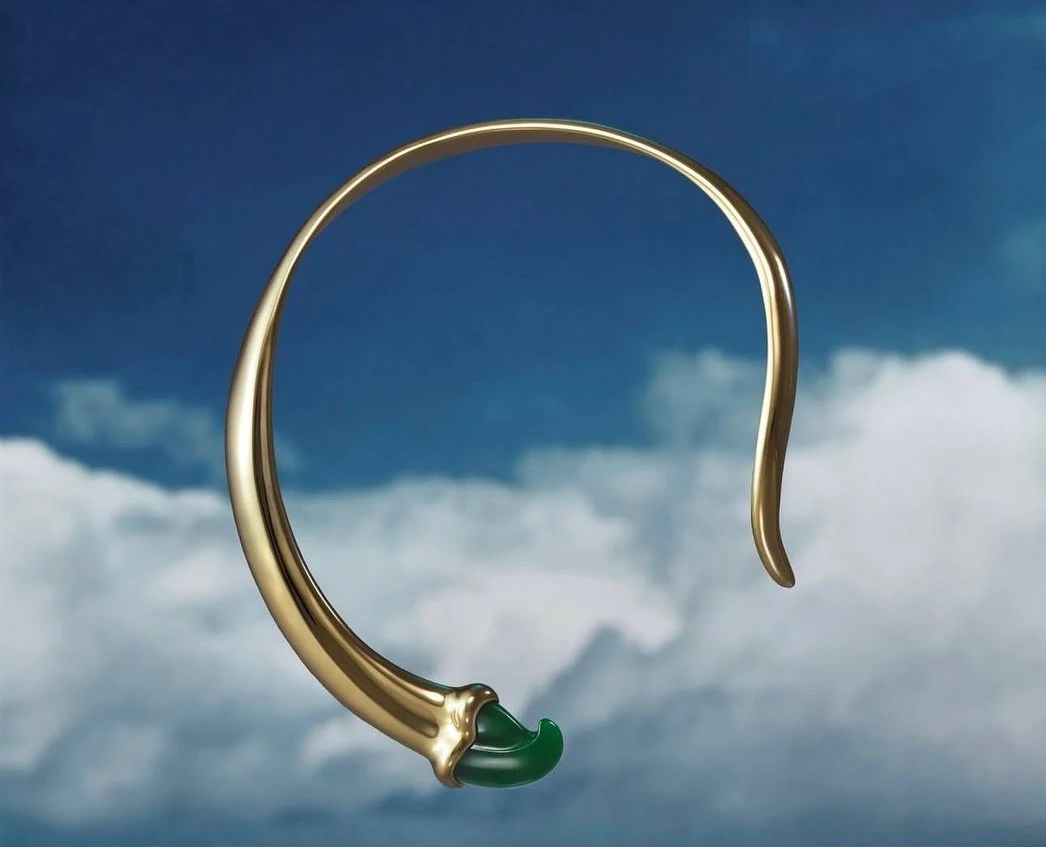 <p><em>На фото:&nbsp;Claw Choker</em></p>
