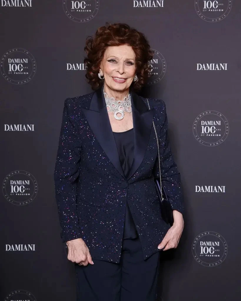 <p><em>На фото: Софи Лорен в украшениях Damiani </em></p>