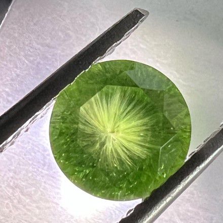 Demantoid Shape Round