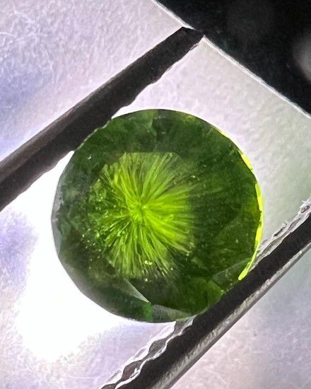 Demantoid Shape Round
