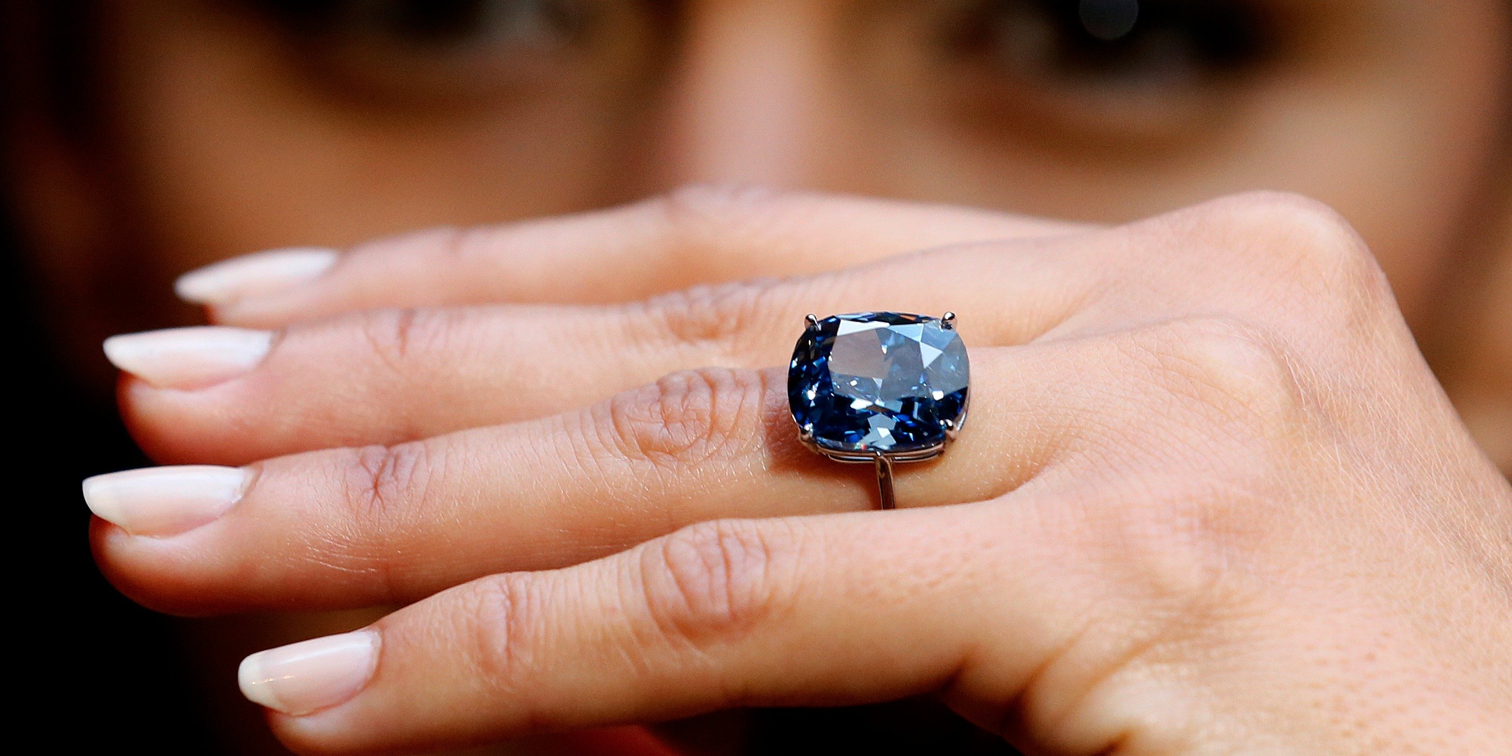 The world s first diamond ring. Смотреть фото The world s first diamond ring. Смотреть картинку The world s first diamond ring. Картинка про The world s first diamond ring. Фото The world s first diamond ring