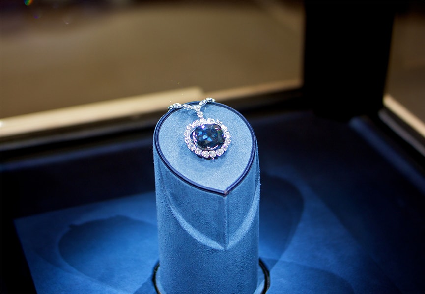 The world s first diamond ring. Смотреть фото The world s first diamond ring. Смотреть картинку The world s first diamond ring. Картинка про The world s first diamond ring. Фото The world s first diamond ring