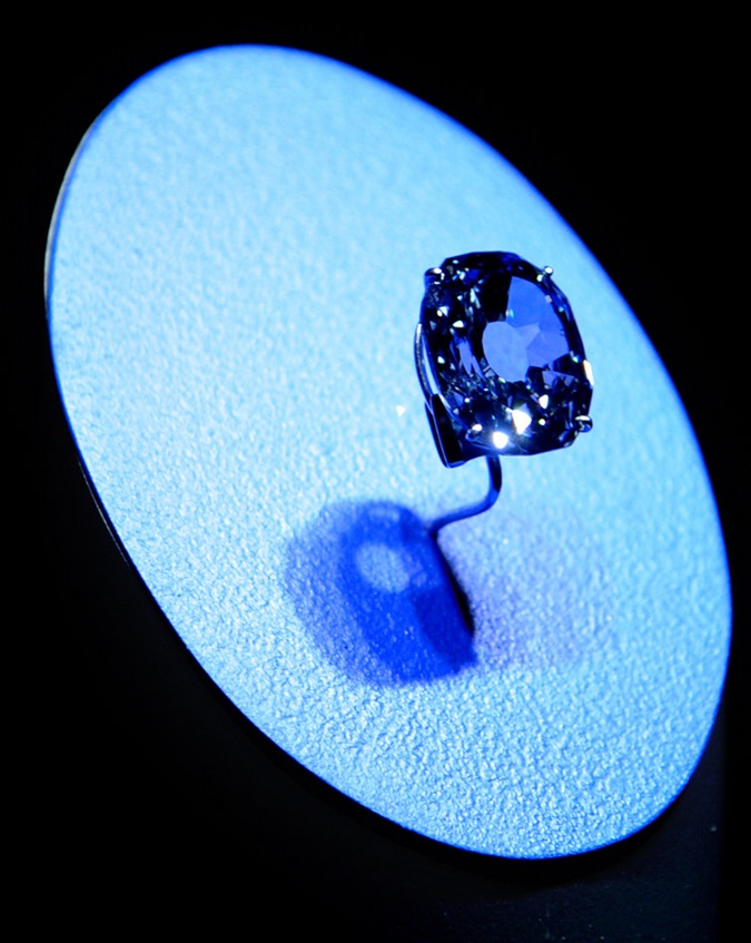 The world s first diamond ring. Смотреть фото The world s first diamond ring. Смотреть картинку The world s first diamond ring. Картинка про The world s first diamond ring. Фото The world s first diamond ring